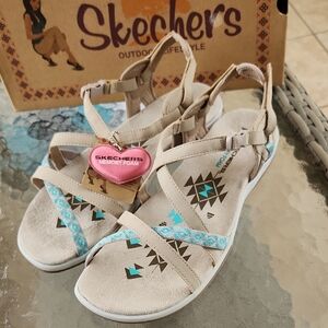 NWT Skechers Women's Beige Sandals with Turquoise Accent - Memory Foam Sz 11